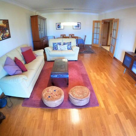 Lisbon 2 Bedroom Apartment With Balcony In อัลเจส ภายนอก รูปภาพ