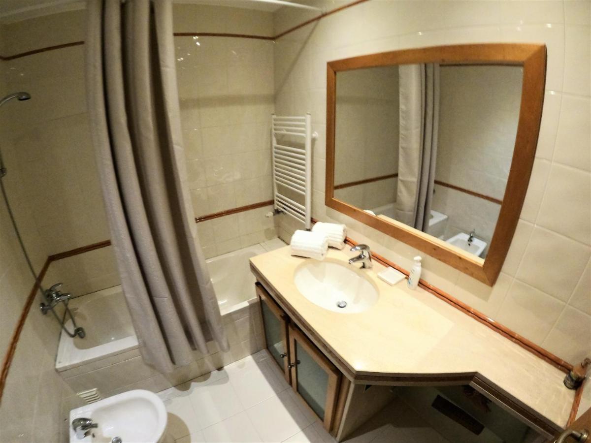 Lisbon 2 Bedroom Apartment With Balcony In อัลเจส ภายนอก รูปภาพ