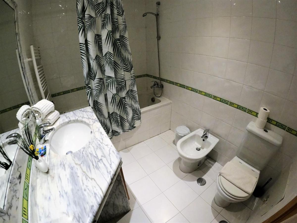 Lisbon 2 Bedroom Apartment With Balcony In อัลเจส ภายนอก รูปภาพ