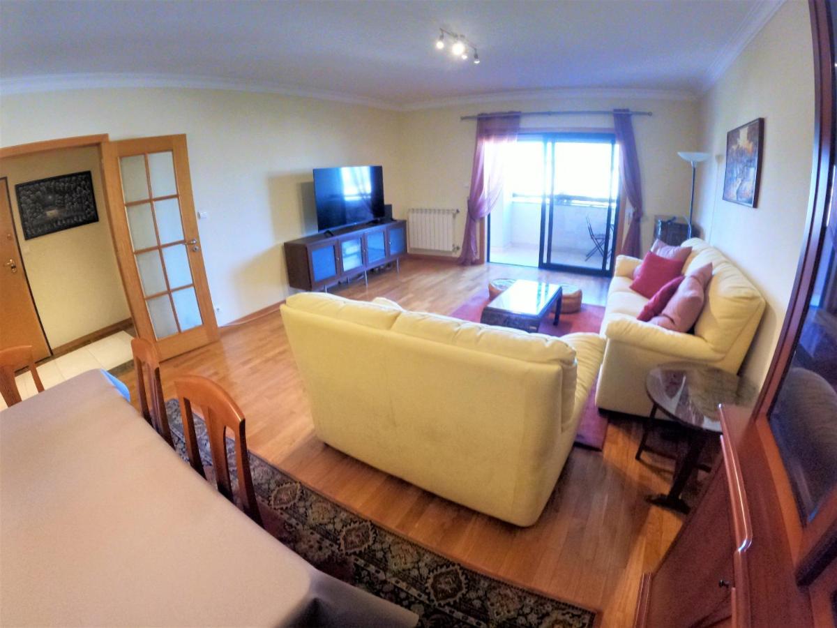 Lisbon 2 Bedroom Apartment With Balcony In อัลเจส ภายนอก รูปภาพ