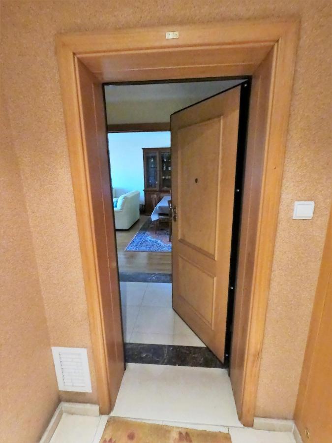 Lisbon 2 Bedroom Apartment With Balcony In อัลเจส ภายนอก รูปภาพ
